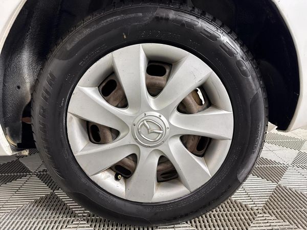 2011-Mazda-3-16-Sport-Original image:4