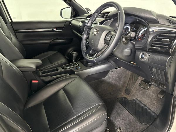 2020-Toyota-Hilux-28-GD-6-Raider-4x4-Double-Cab image:9