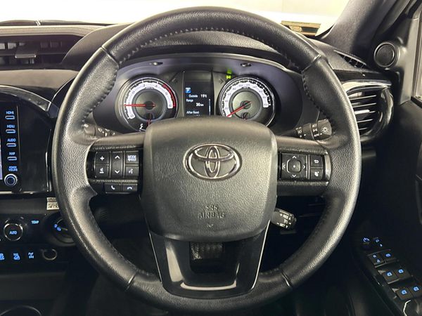 2020-Toyota-Hilux-28-GD-6-Raider-4x4-Double-Cab image:11