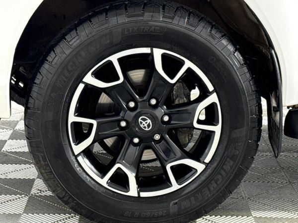 2020-Toyota-Hilux-28-GD-6-Raider-4x4-Double-Cab image:4