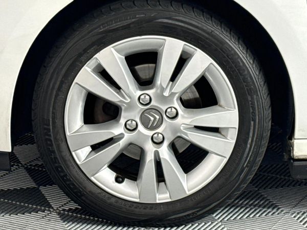 2014-Citroen-DS3-12-VTI-Design-3-dr image:2