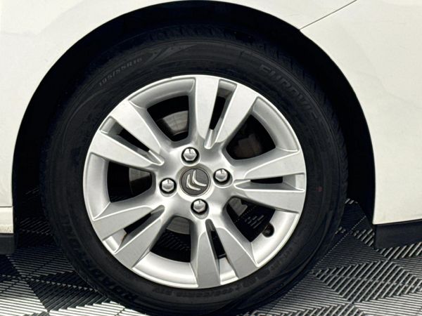 2014-Citroen-DS3-12-VTI-Design-3-dr image:3