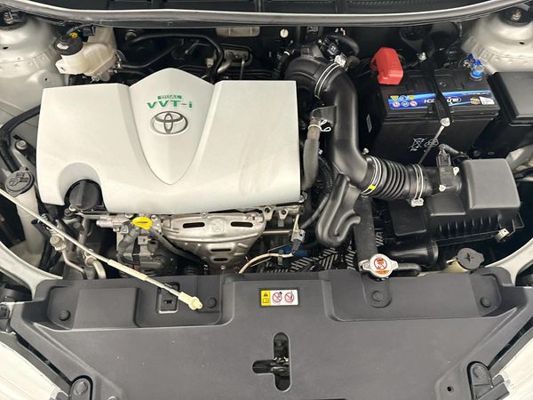 2019-Toyota-Yaris-15-XS-5-dr image:13