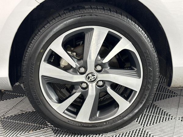 2019-Toyota-Yaris-15-XS-5-dr image:4
