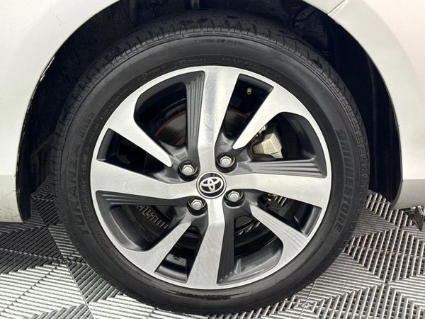 2019-Toyota-Yaris-15-XS-5-dr image:5