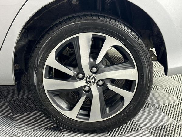 2019-Toyota-Yaris-15-XS-5-dr image:6