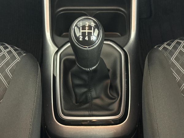 2024-Suzuki-Ignis-12-GLX image:7