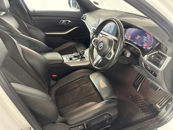2021-BMW-3-Series-318i-M-Sport image:9