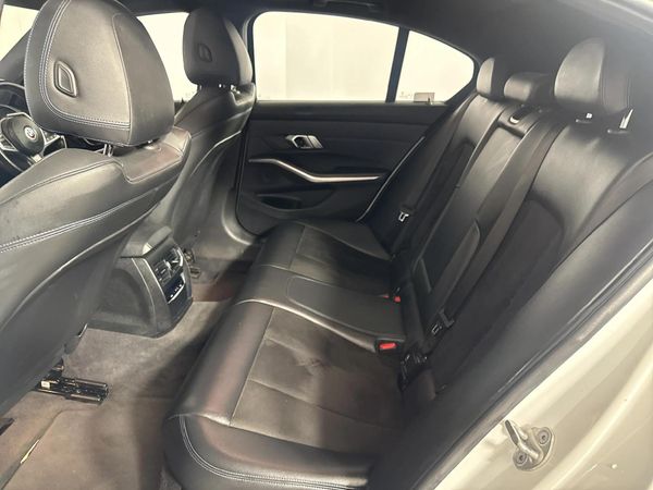 2021-BMW-3-Series-318i-M-Sport image:3