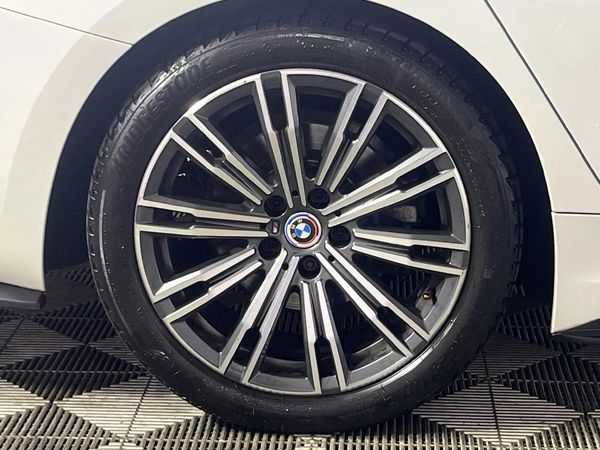 2021-BMW-3-Series-318i-M-Sport image:7