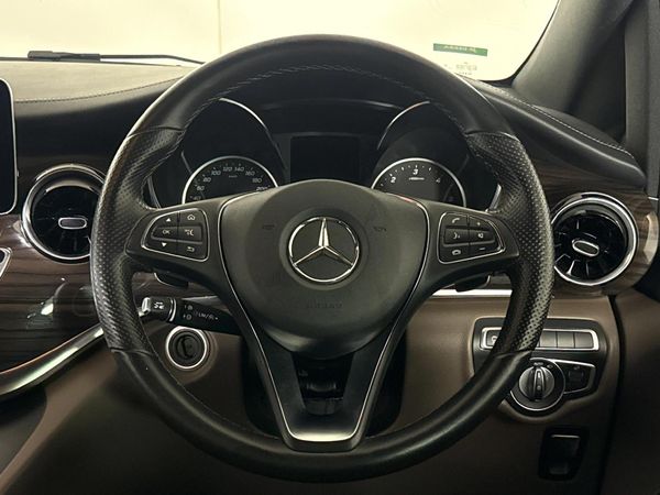 2022-Mercedes-Benz-V-Class-V-250d-Avantgarde-Auto image:11