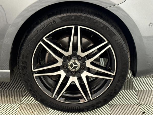 2022-Mercedes-Benz-V-Class-V-250d-Avantgarde-Auto image:5