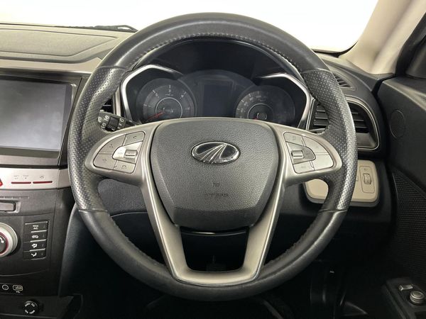 2022-Mahindra-XUV-300-15D-W6 image:11