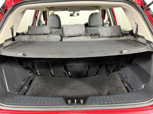 2022-Mahindra-XUV-300-15D-W6 image:13