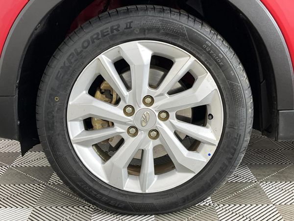 2022-Mahindra-XUV-300-15D-W6 image:4