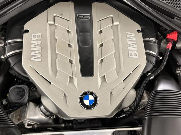 2009-BMW-X6-xDrive50i image:12