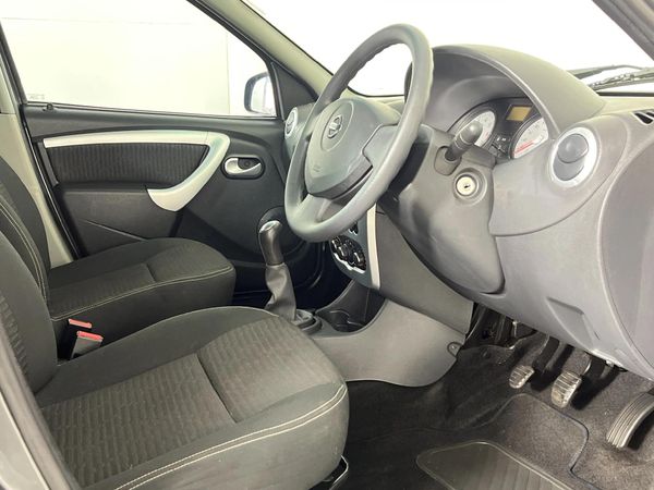2022-Nissan-NP200-16-SE image:6