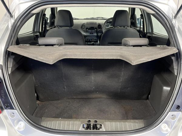 2018-Ford-Figo-15Ti-VCT-Ambiente-5-dr image:14