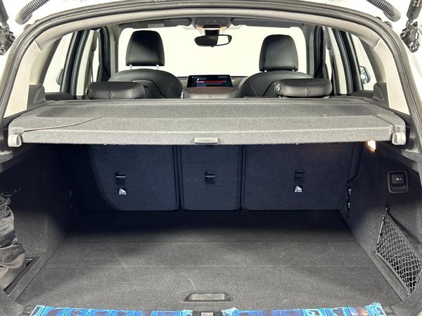2022-BMW-X1-sDrive18i image:14