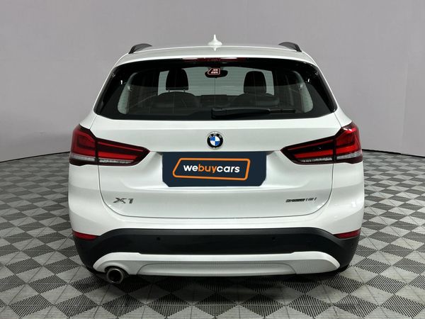 2022-BMW-X1-sDrive18i image:18