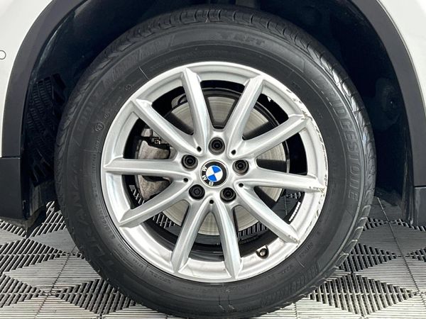 2022-BMW-X1-sDrive18i image:4
