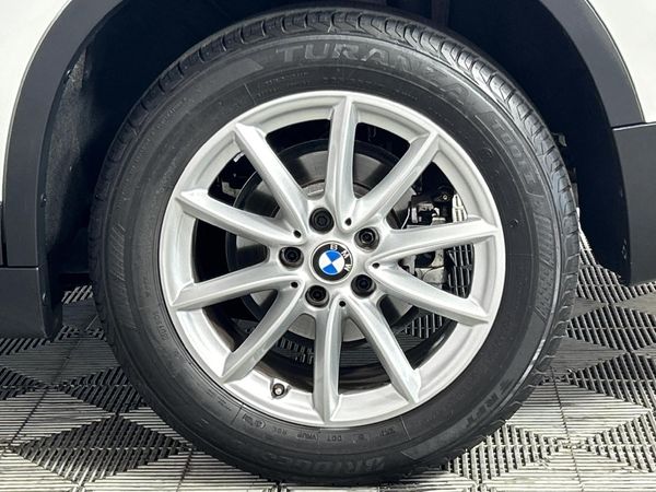 2022-BMW-X1-sDrive18i image:6