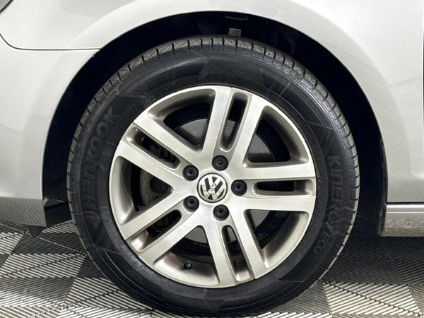 2012-Volkswagen-Golf-VI-14-TSI-Auto-Cabrio-Comfortline image:3