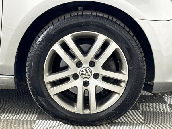 2012-Volkswagen-Golf-VI-14-TSI-Auto-Cabrio-Comfortline image:4