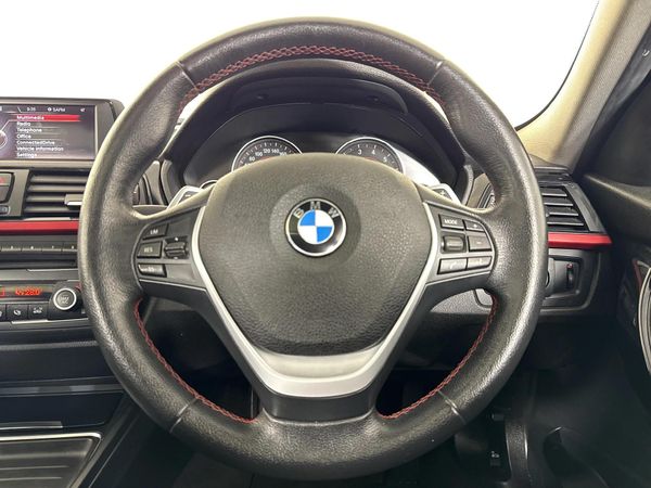 2015-BMW-3-Series-320i-Sport-Auto image:11