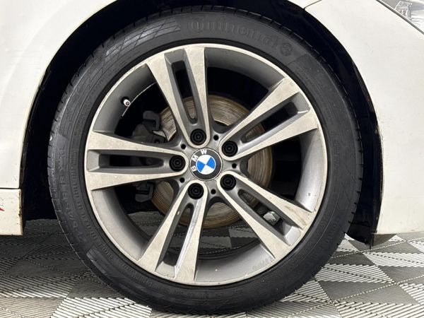 2015-BMW-3-Series-320i-Sport-Auto image:5