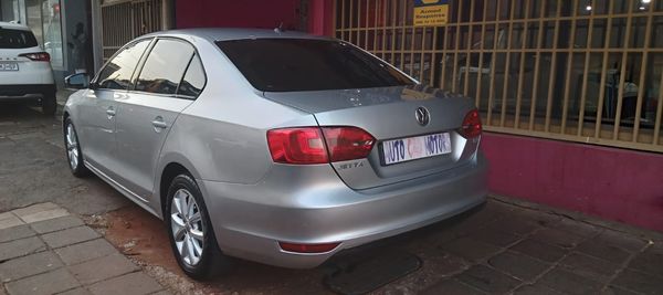 2014-Volkswagen-Jetta-VI-14-TSI-Highline-Auto image:5