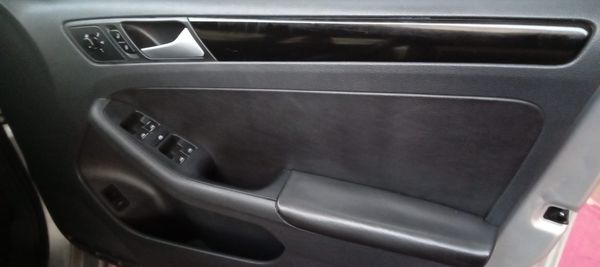 2014-Volkswagen-Jetta-VI-14-TSI-Highline-Auto image:8