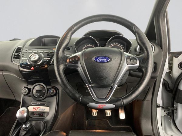 2017-Ford-Fiesta-ST-200-16-EcoBoost-3-dr image:14