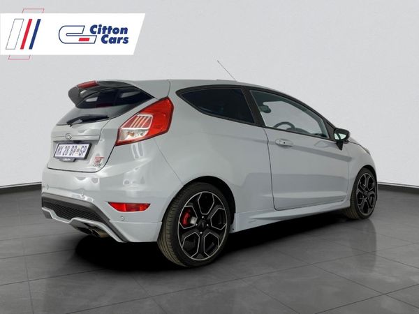 2017-Ford-Fiesta-ST-200-16-EcoBoost-3-dr image:3