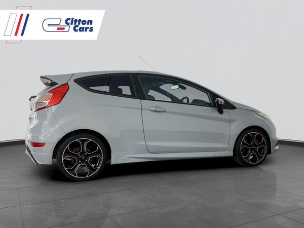 2017-Ford-Fiesta-ST-200-16-EcoBoost-3-dr image:4