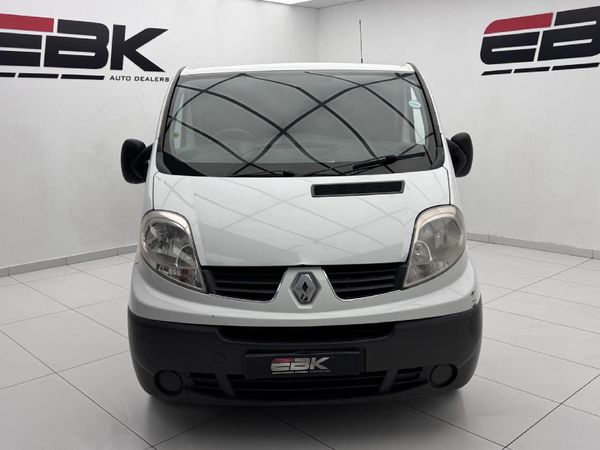 2012-Renault-Trafic-19-dCi-Panel-Van image:1