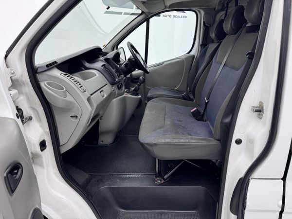2012-Renault-Trafic-19-dCi-Panel-Van image:6