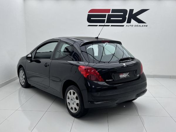 2007-Peugeot-207-14-X-Line-3-dr image:3