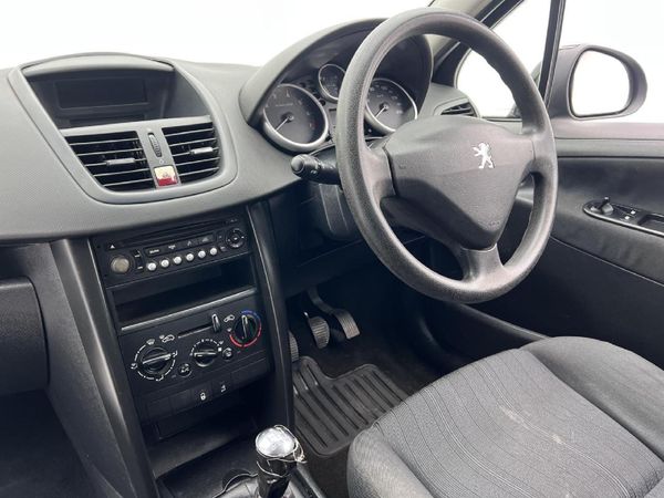 2007-Peugeot-207-14-X-Line-3-dr image:7