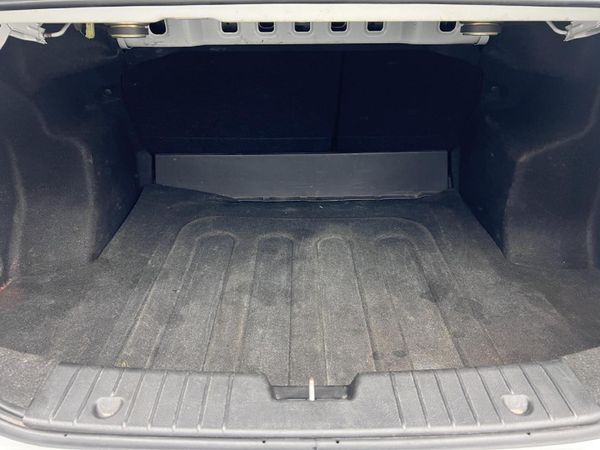 2014-Chevrolet-Aveo-16-LS-Auto image:10