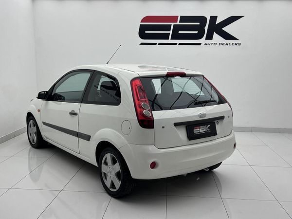 2006-Ford-Fiesta-14i-Trend-3-dr image:3