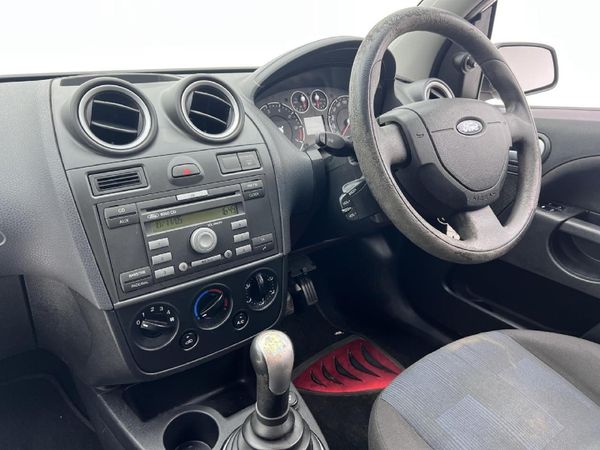 2006-Ford-Fiesta-14i-Trend-3-dr image:7
