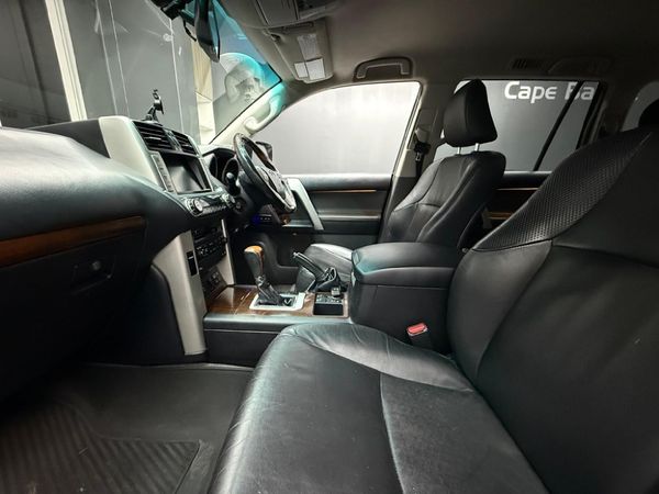 2012-Toyota-Land-Cruiser-Prado-40-V6-VX-Auto image:10