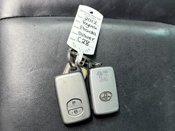 2012-Toyota-Land-Cruiser-Prado-40-V6-VX-Auto image:15