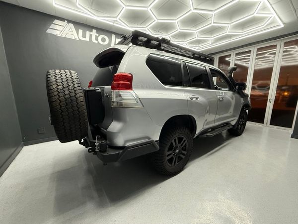 2012-Toyota-Land-Cruiser-Prado-40-V6-VX-Auto image:2