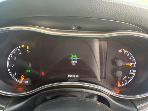 2014-Jeep-Grand-Cherokee-30-V6-CRD-Limited image:24
