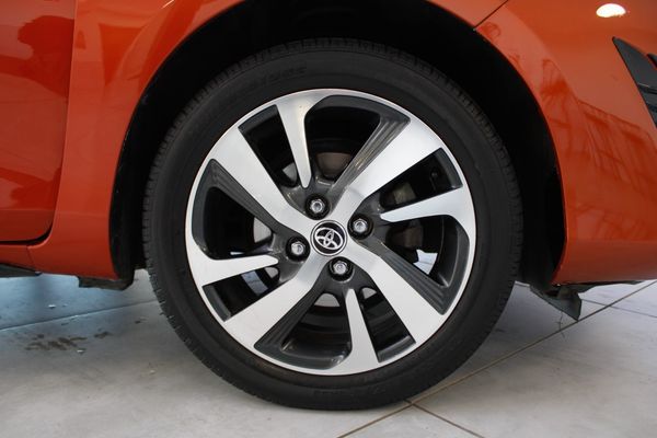 2018-Toyota-Yaris-15-Sport-5-dr image:23