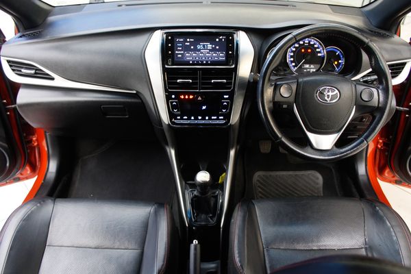 2018-Toyota-Yaris-15-Sport-5-dr image:25