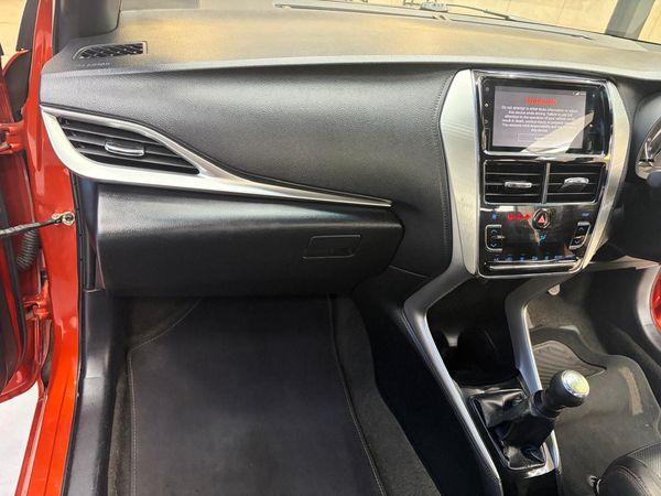 2018-Toyota-Yaris-15-Sport-5-dr image:28
