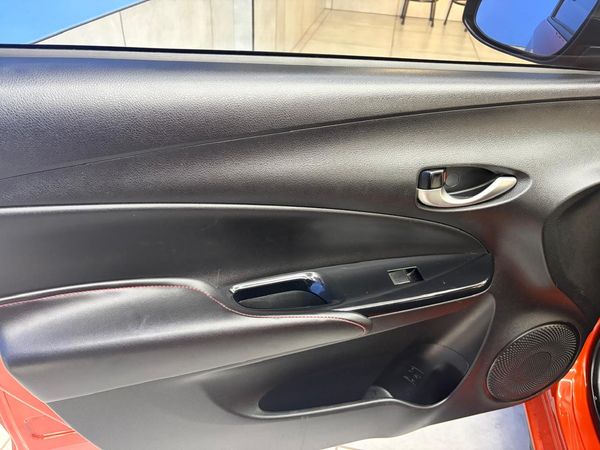 2018-Toyota-Yaris-15-Sport-5-dr image:30
